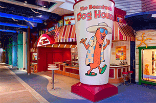 dog house cafe Allure of the Seas