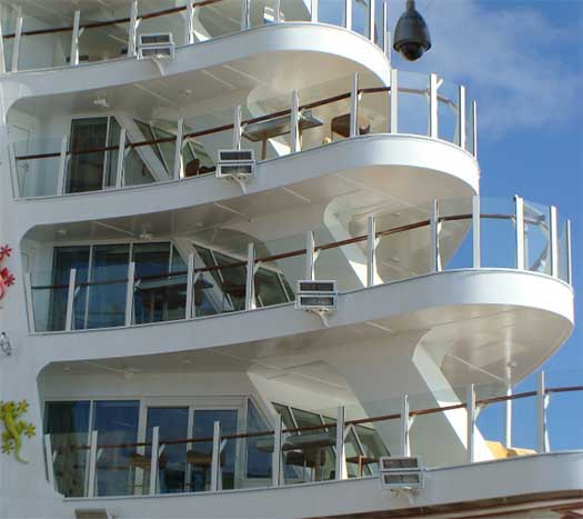 oasis of the seas allure of the seas aquatheater suite location